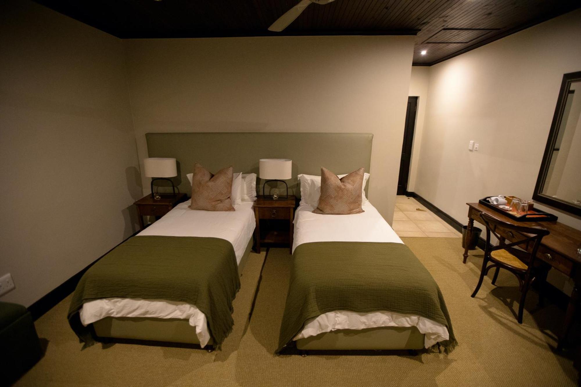 Swartberg Private Game Lodge Oudtshoorn Exteriör bild